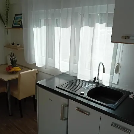 Nikol Apartament *